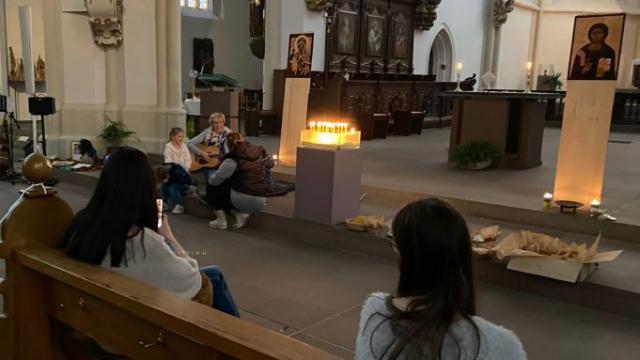 Osterandacht in der Basilika St. Cyriakus. | Foto: Isabel Lubojanski