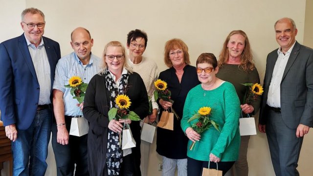 Das Bild zeigt Mitarbeitende der Caritas Südniedersachsen. | Foto: Claudia Nachtwey / cps