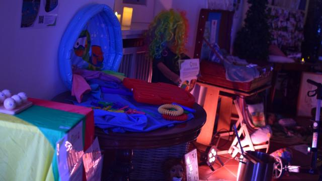 Caritas-Projekte stellen sich vor und bitten um Spenden.